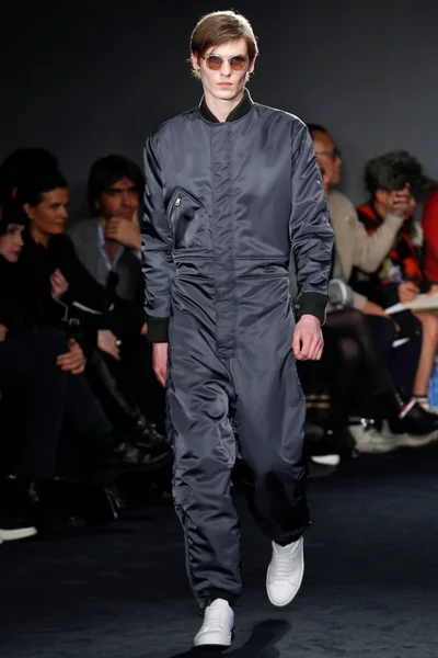 Look 10